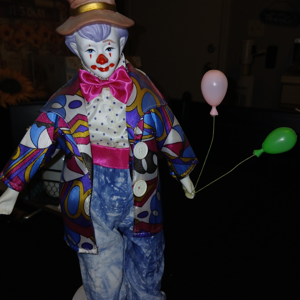Brinn Clown Porcelain Head And Hands Clown Doll with Balloons